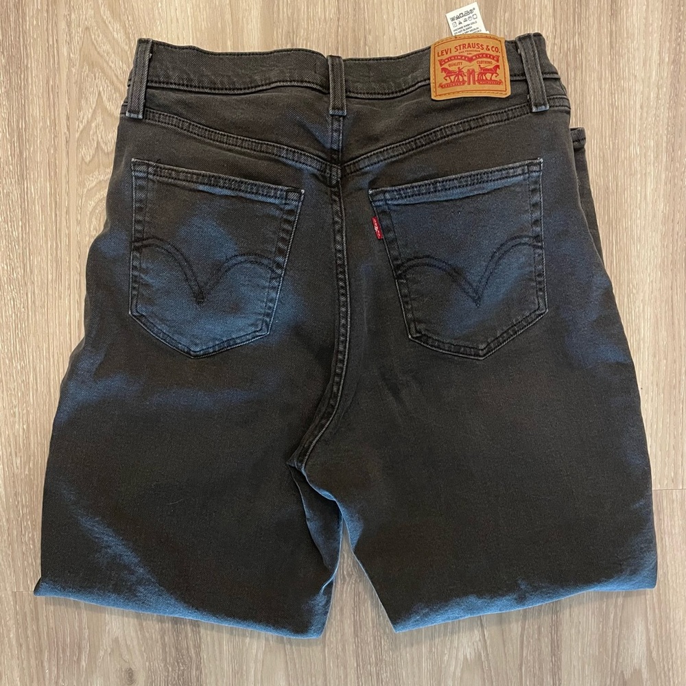 Levi’s High-Waisted Mom Jeans- 30